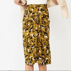 Nine West Yellow and Black Ruched Pencil Midi Skirt